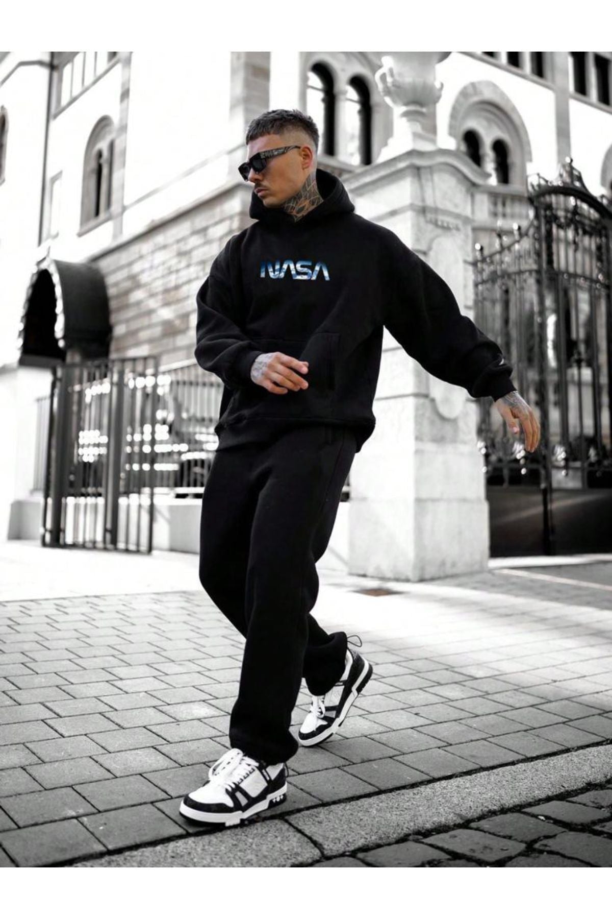 Férfi sweatshirt – fekete