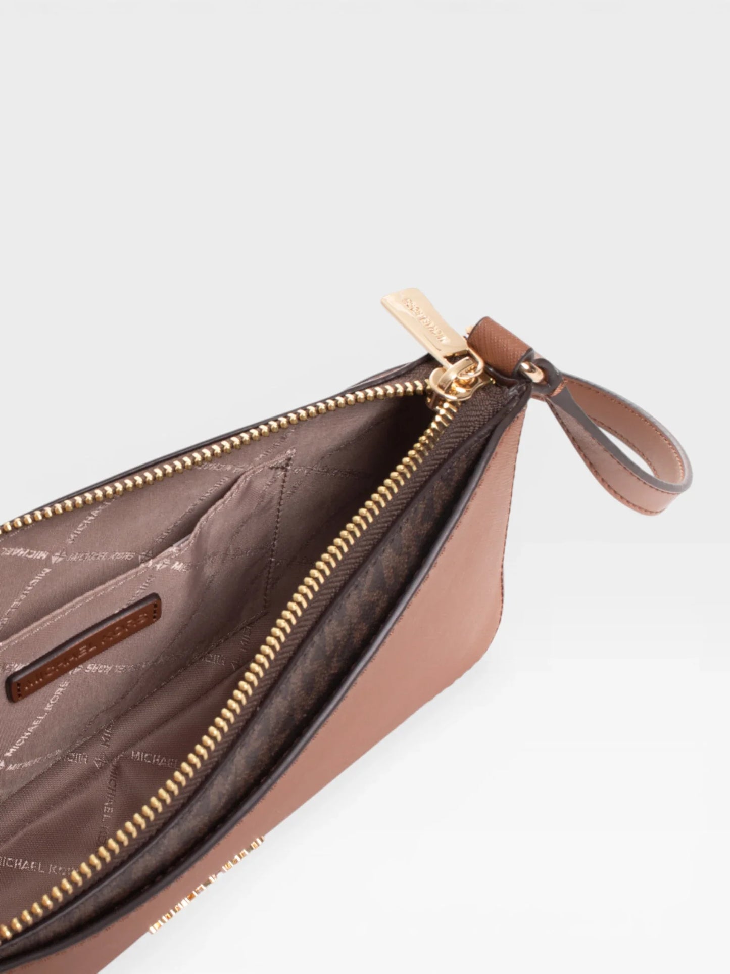 Arden Medium Luggage