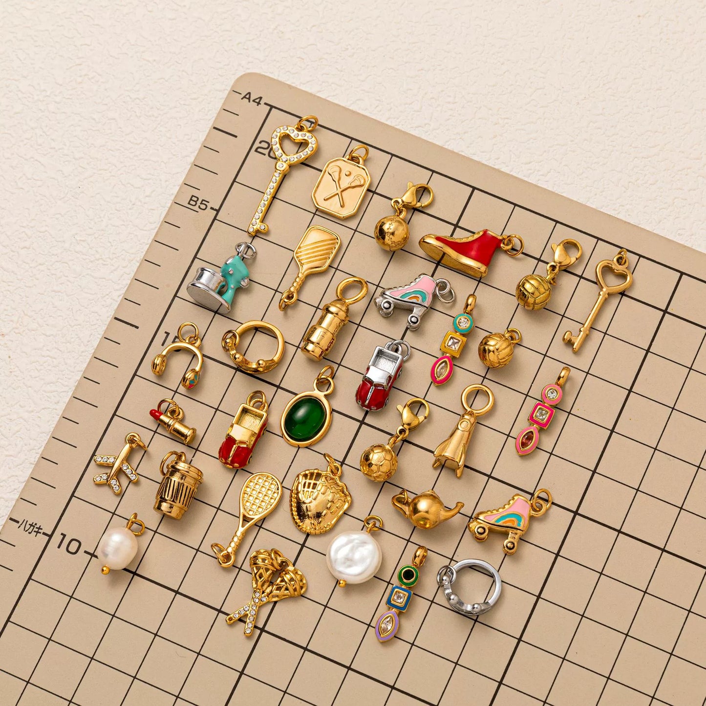 Grâce arany charm