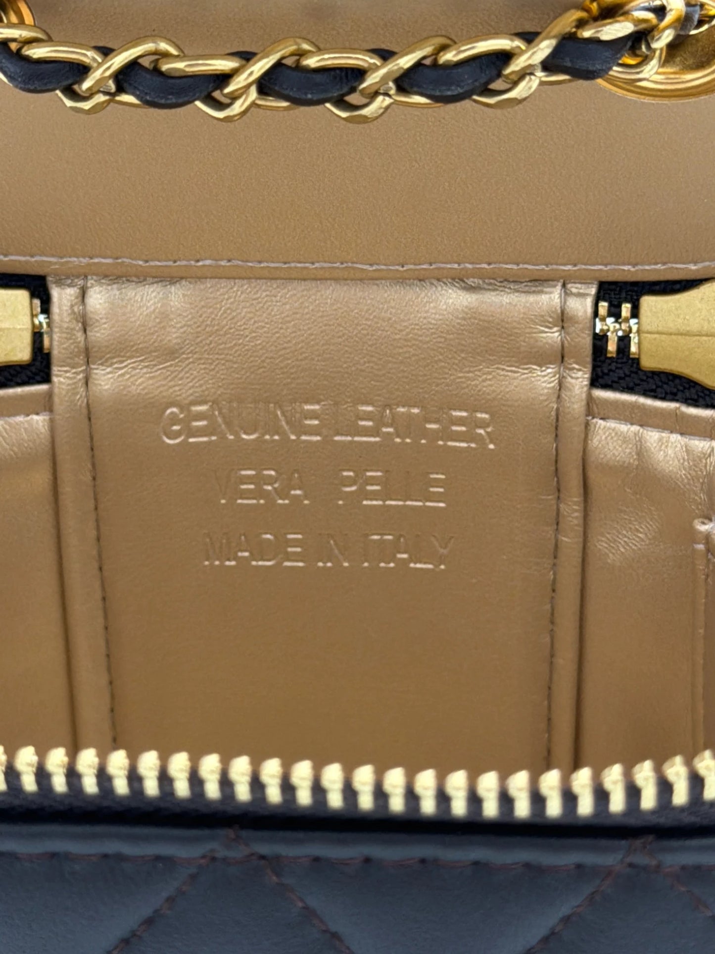 Lea Lab Celeste Made in Italy dombornyomott bélés részlet
