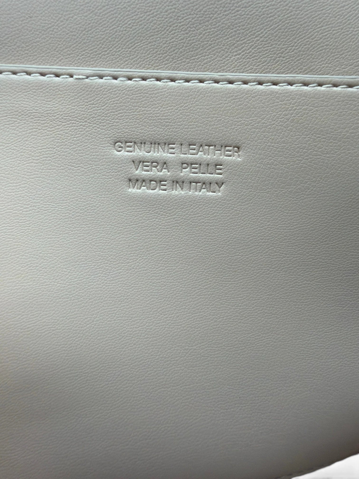 Lea Lab Sabbia – Genuine Leather Vera Pelle Made in Italy dombornyomás